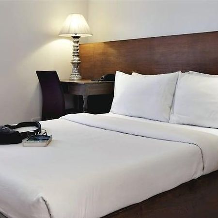 Hotel Durban Makati City Dış mekan fotoğraf